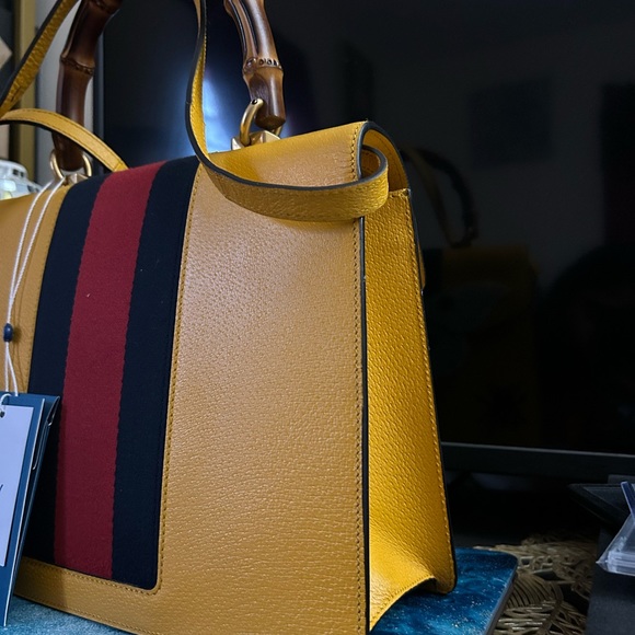 GUCCI 🦋 Butterfly Limited Edition🐝 - Picture 12 of 16